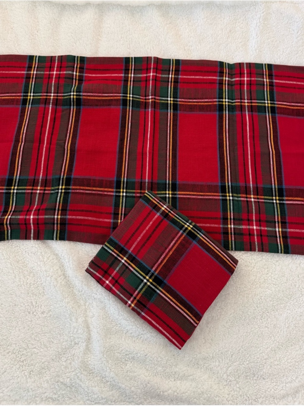 Set of 2 Pottery Barn Stewart Plaid King Pillow Shams – NWOT - Picture 2 of 7